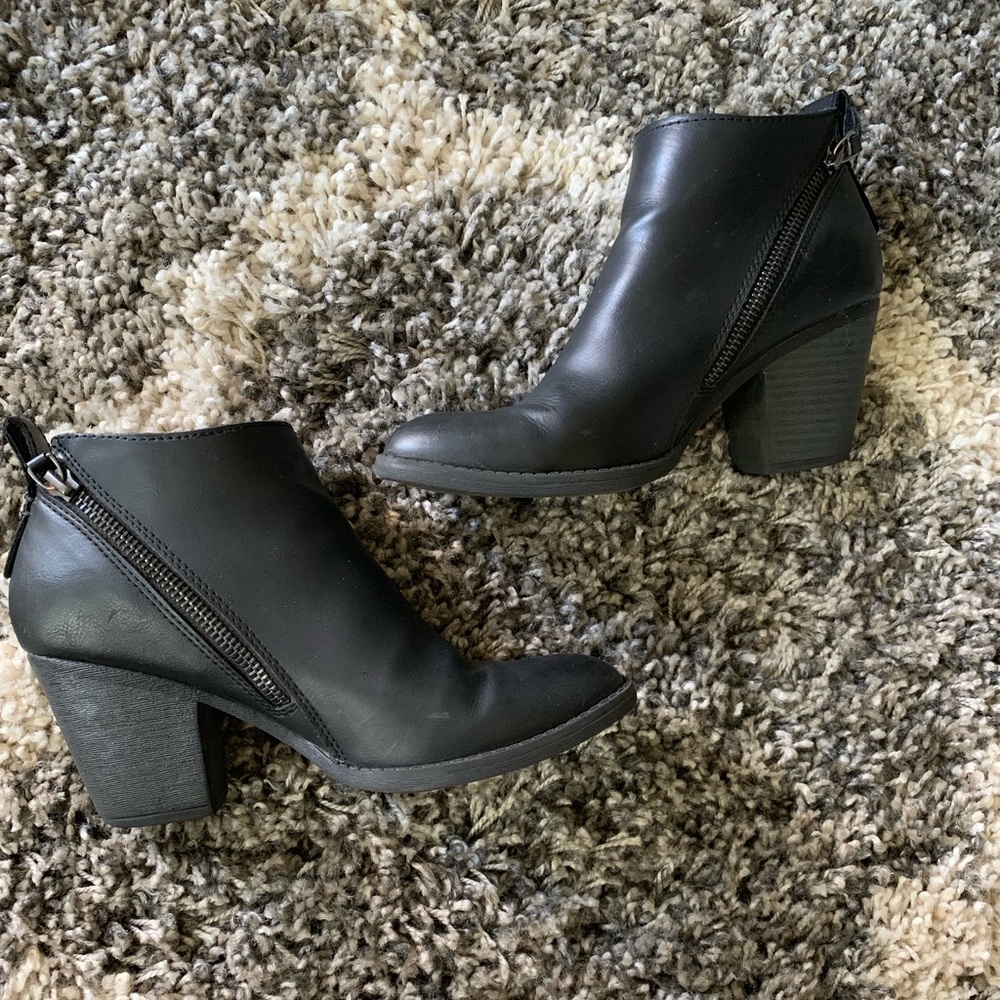 Black DV by Dolce Vita booties
